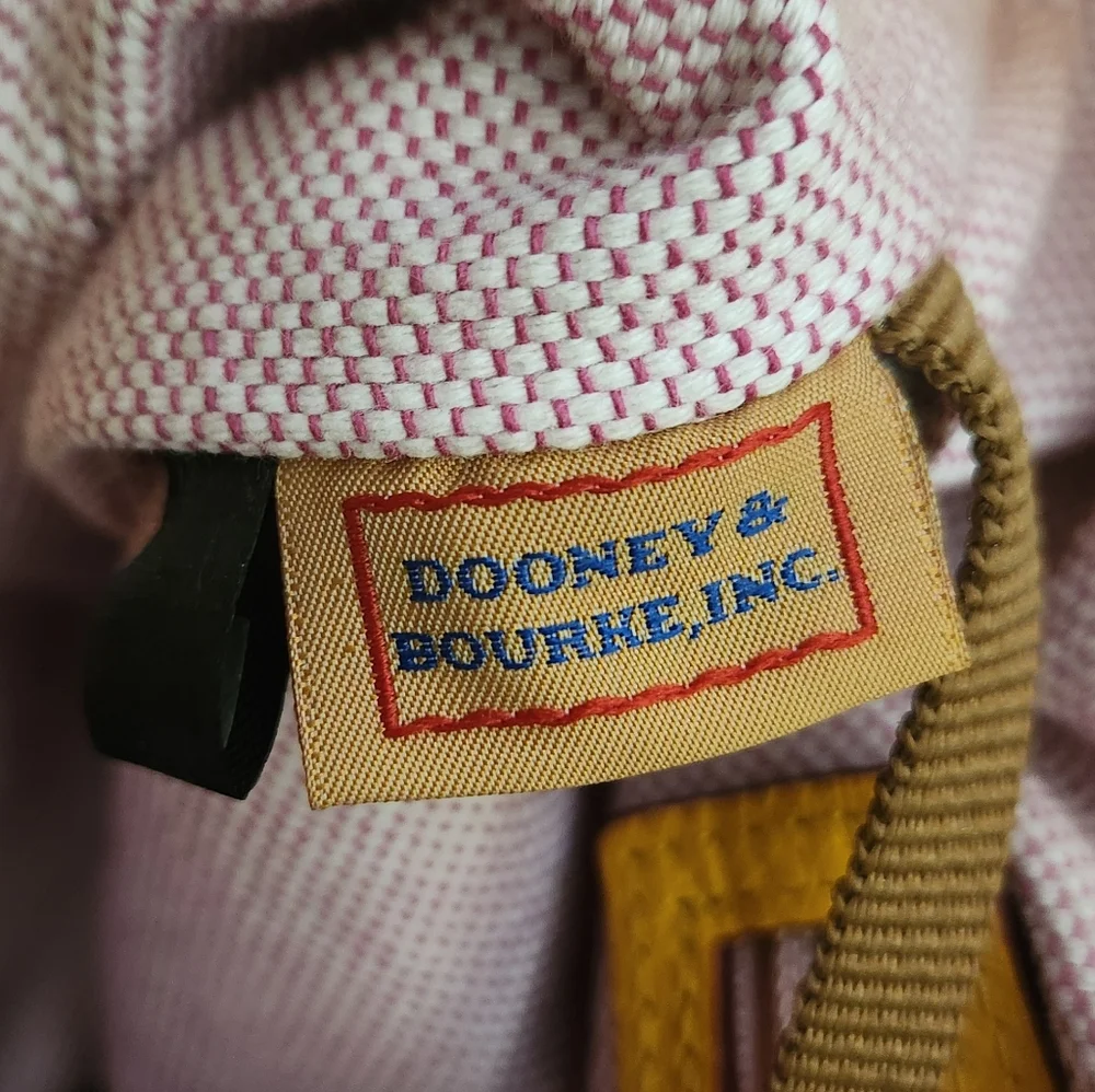 Dooney & Bourke Bag GUC Pebble Leather Logo Lock Hobo Shoulder Sac in yellow Lrg